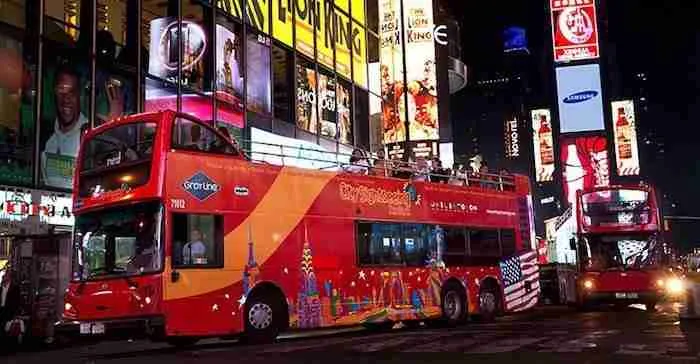 Tour notturno di New York in autobus