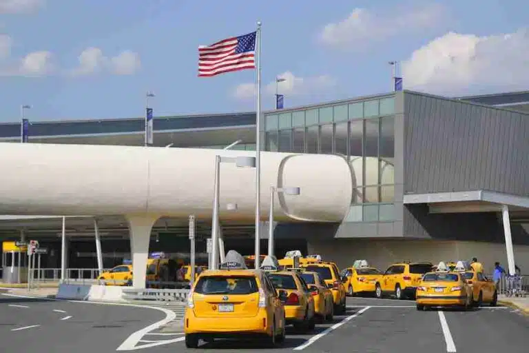 Quante ore di volo sono dall'Italia a New York