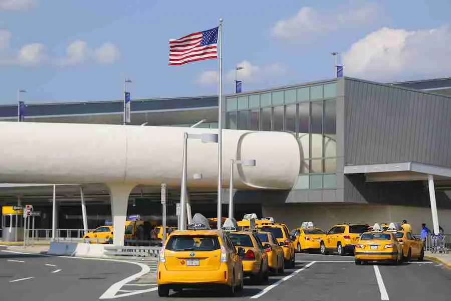 quante ore di volo sono milano new york