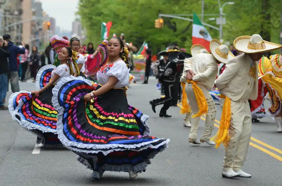 Celebra el Cinco de Mayo a New York, la festa dei messicani