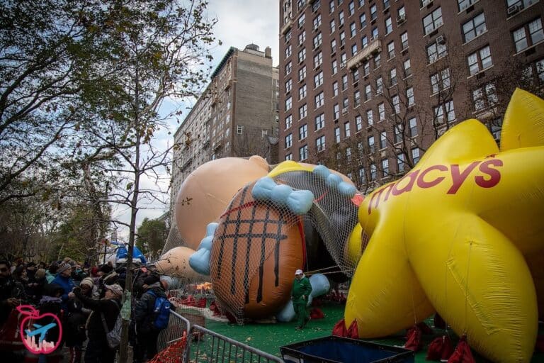 Cerimonia di gonfiaggio dei palloni di Macy's per il Ringraziamento a New York