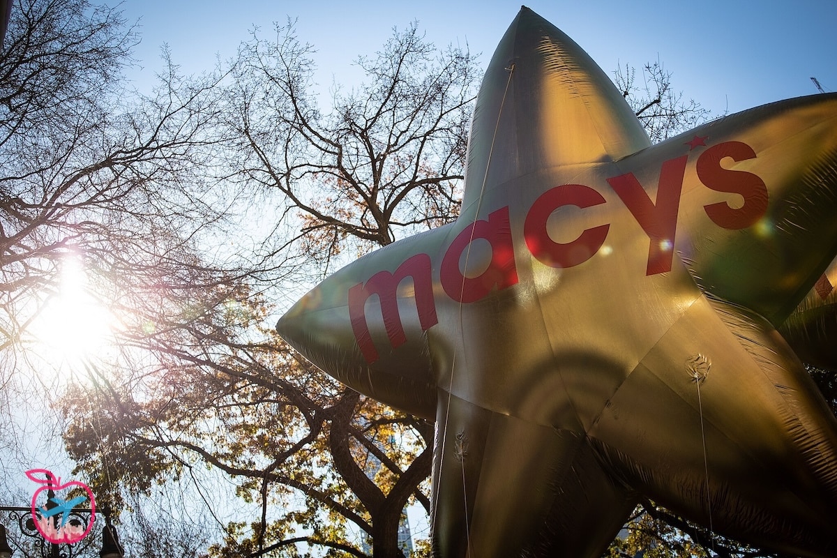 Cerimonia di gonfiaggio dei pallonni di Macy's per il Ringraziamento a New York